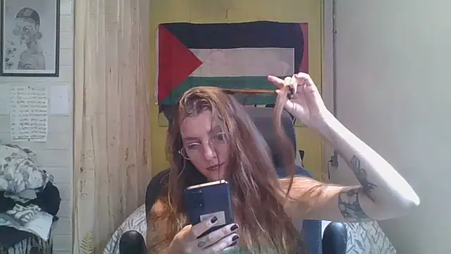 SweetyBabyDemon Show in webcam