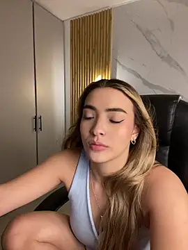 โชว์เว็บแคมของ kyliejoness