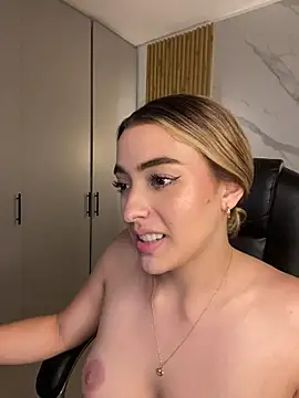 kyliejoness – webcam-show