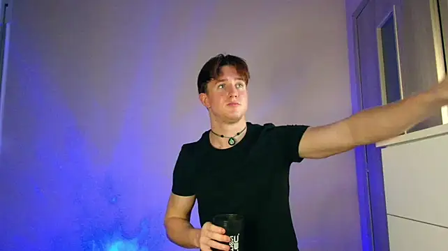 ChristianLevine_ Pertunjukan Webcam