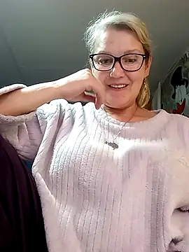 Show modela irinamaux na web-kameri