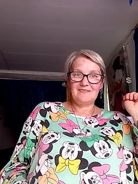 Chat +18 de irinamaux ao vivo