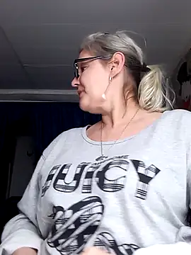 irinamaux's Webcam Show