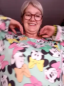 Chat +18 de irinamaux ao vivo