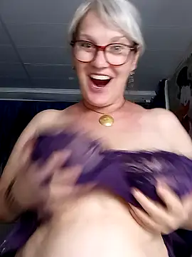 irinamaux Show Webcam