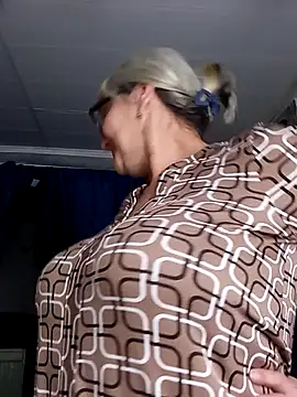 irinamaux's Live XXX Chat