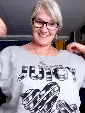 irinamaux Chat XXX live
