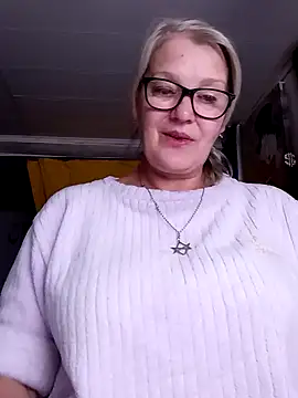 Chat +18 de irinamaux ao vivo