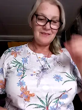 irinamaux Show in webcam