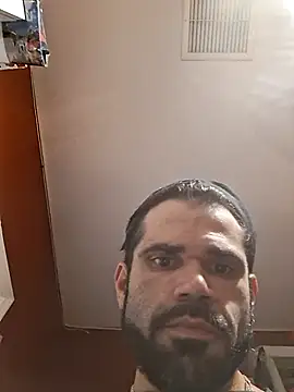 Zander823 Show in webcam