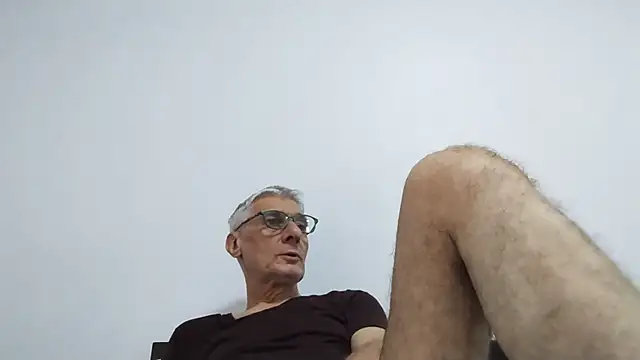 BIGUNCUTHARDCOCK live XXX chat