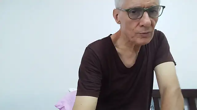BIGUNCUTHARDCOCK webcam show