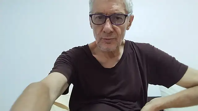 Chat +18 de BIGUNCUTHARDCOCK ao vivo