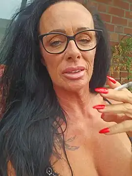Misses-Cougarn Webbikameraesitys