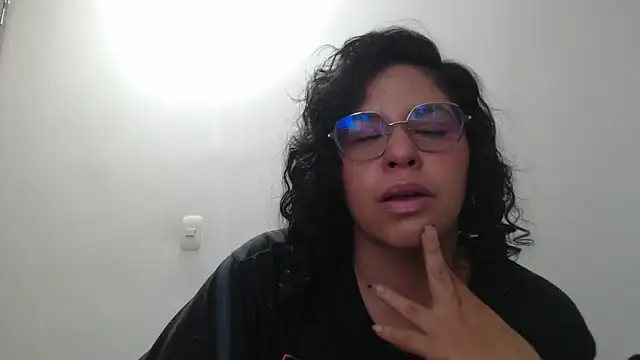 عرض كام Anne_purple