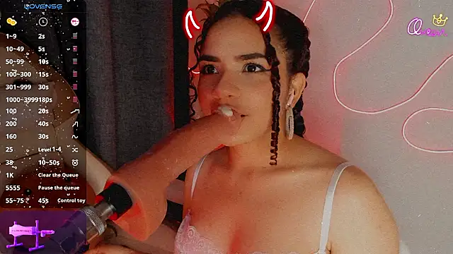 Queen_Deepthroat: вебкам-шоу