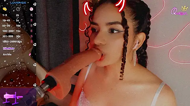 Queen_Deepthroat Show in webcam