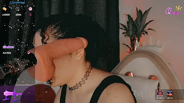 Queen_Deepthroat Show in webcam