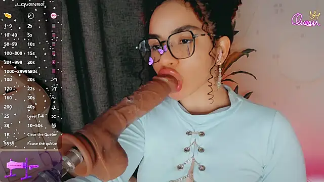 Queen_Deepthroat's Live XXX Chat