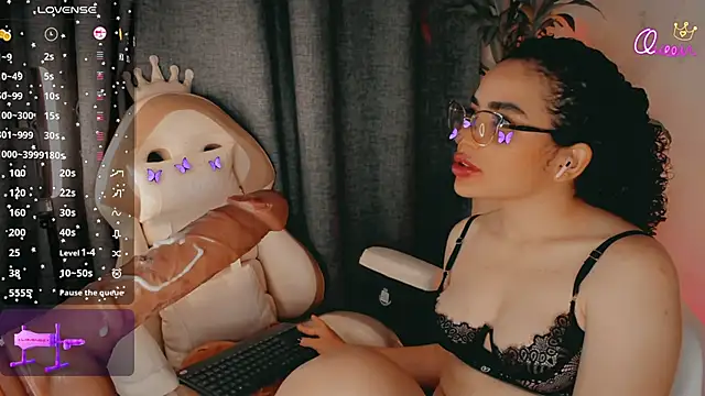 Queen_Deepthroat webcam show