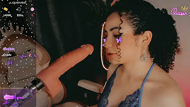 Queen_Deepthroat Show in webcam