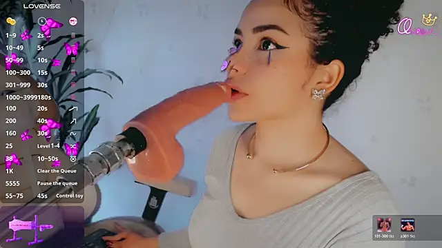Queen_Deepthroat's Live XXX Chat