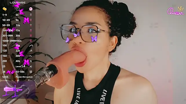 צ'אט XXX בשידור חי של Queen_Deepthroat