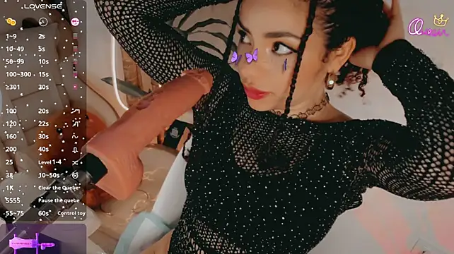 Queen_Deepthroat Show in webcam