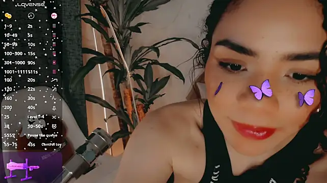Queen_Deepthroat Adlı Modelin Canlı XXX Sohbeti
