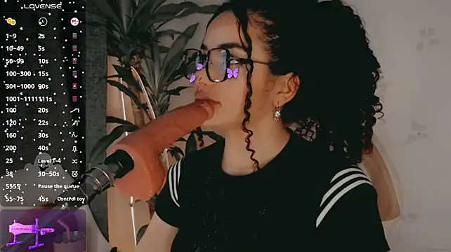 Queen_Deepthroat Adlı Modelin Canlı XXX Sohbeti