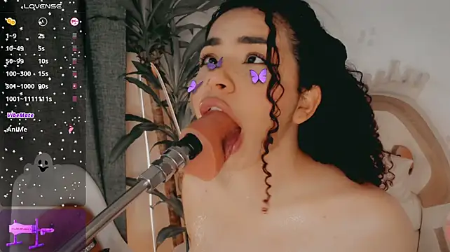 הופעת וובקאם של Queen_Deepthroat