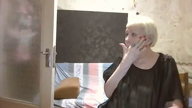_Estelitta_5 Pertunjukan Webcam