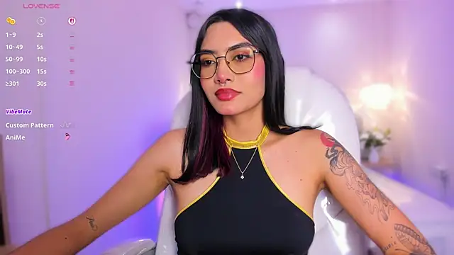 AzuraKindong's Live XXX Chat