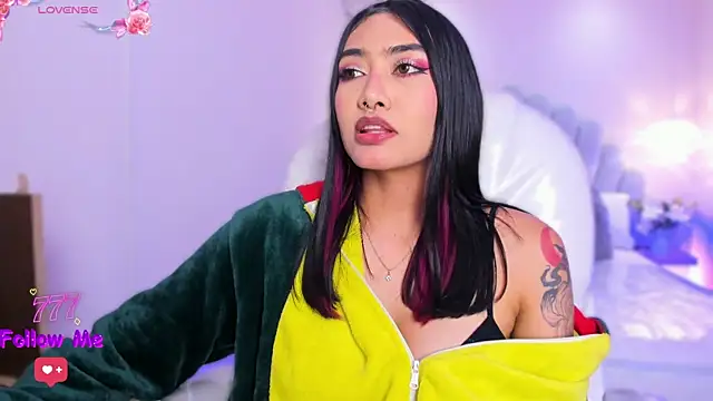 AzuraKindong Chat XXX in diretta