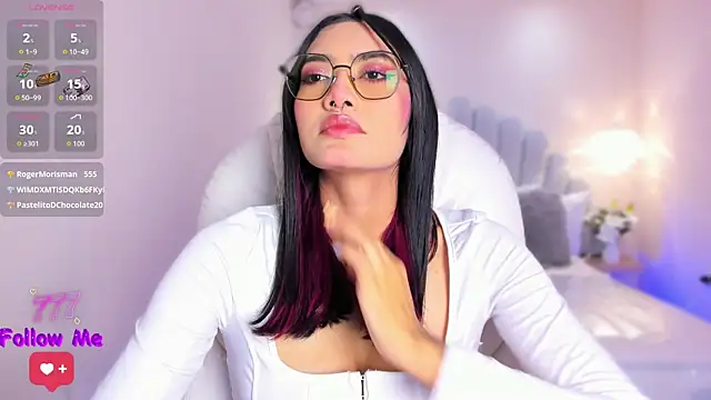 AzuraKindong's Live XXX Chat