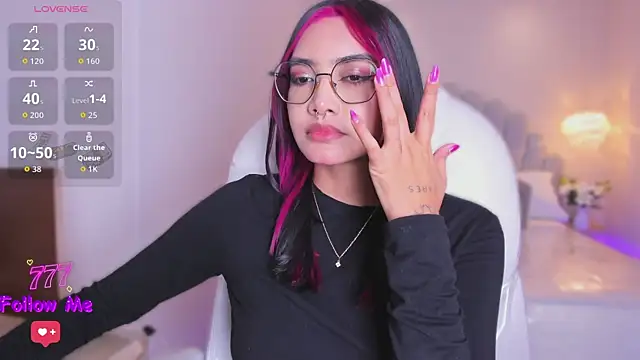 AzuraKindong's Live XXX Chat