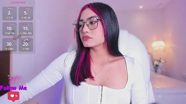 AzuraKindong Adlı Modelin Canlı XXX Sohbeti