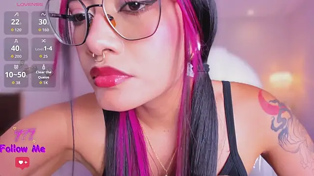 AzuraKindong's Live XXX Chat