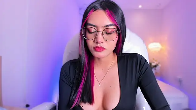 AzuraKindong XXX чат на живо