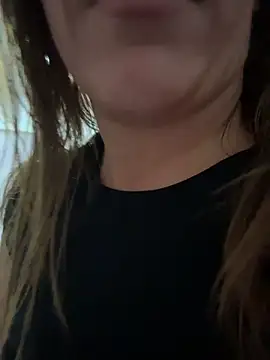 ChristinaSiemone's Live Chat Room