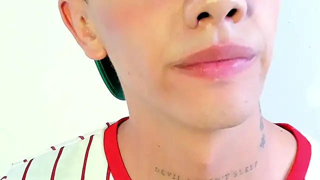 Tomy_Roxn Webbikameraesitys