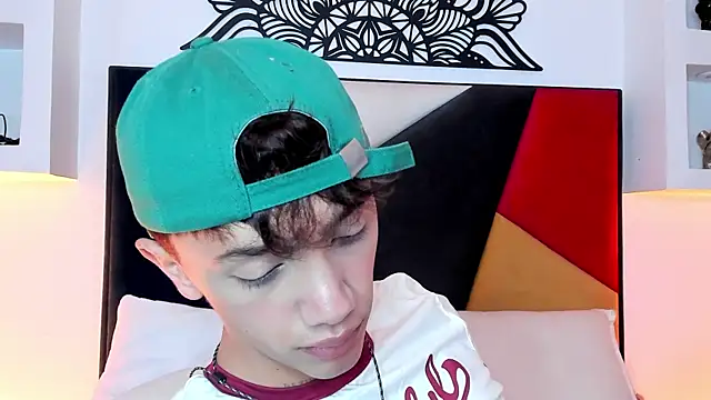 Tomy_Rox Show in webcam