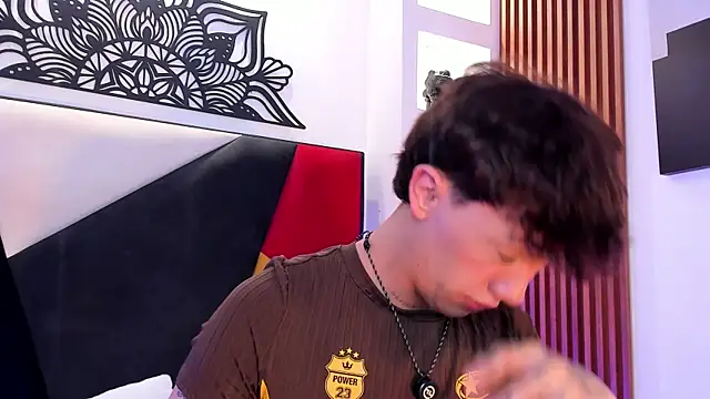 Chat XXX ao vivo de Tomy_Rox