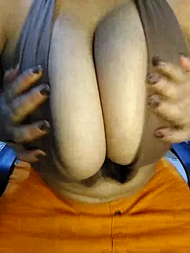 Adiba_2 Show Webcam