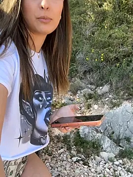 Ambre_La_nebulleuse: διαδικτυακό σόου στην κάμερα