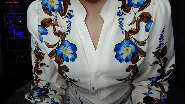 BlondeBrilliant7: онлайн-секс-чат