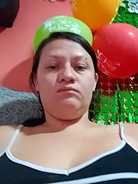 Nyla_velvet Adlı Modelin Web Kamerası Şovu