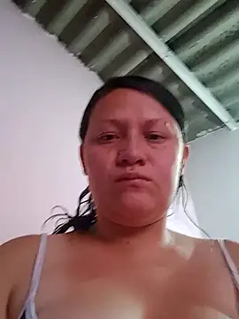 Nyla_velvet Adlı Modelin Canlı XXX Sohbeti