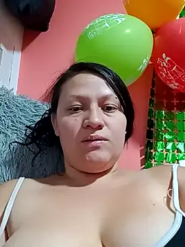 Nyla_velvet – Kamerová šou