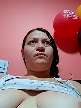 Nyla_velvet Show in webcam